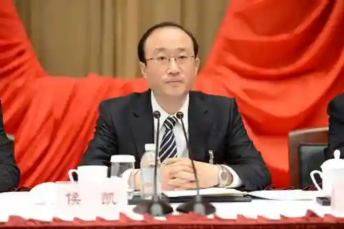 侯凯任审计署审计长，胡泽君卸任
