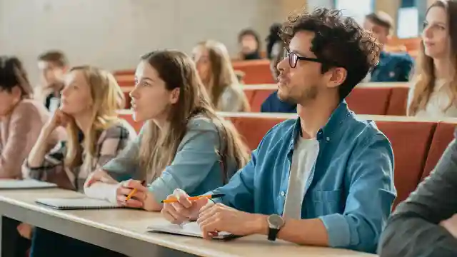 上大学浑浑噩噩，对未来感到迷茫怎么办？